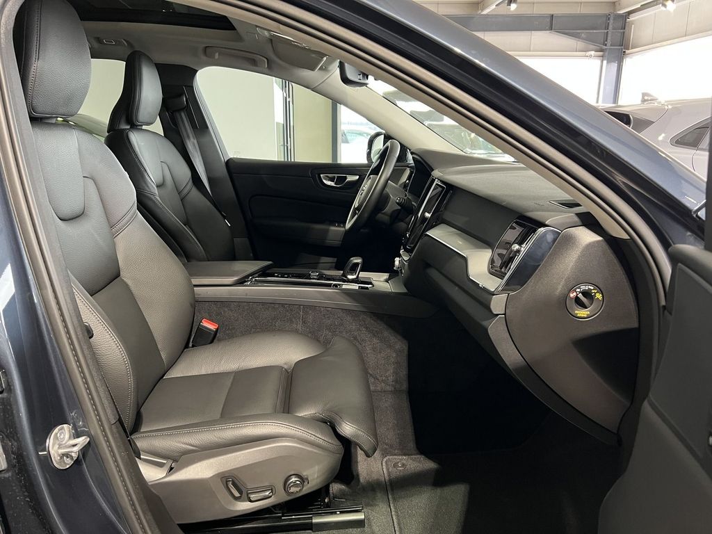 Volvo XC60 2025