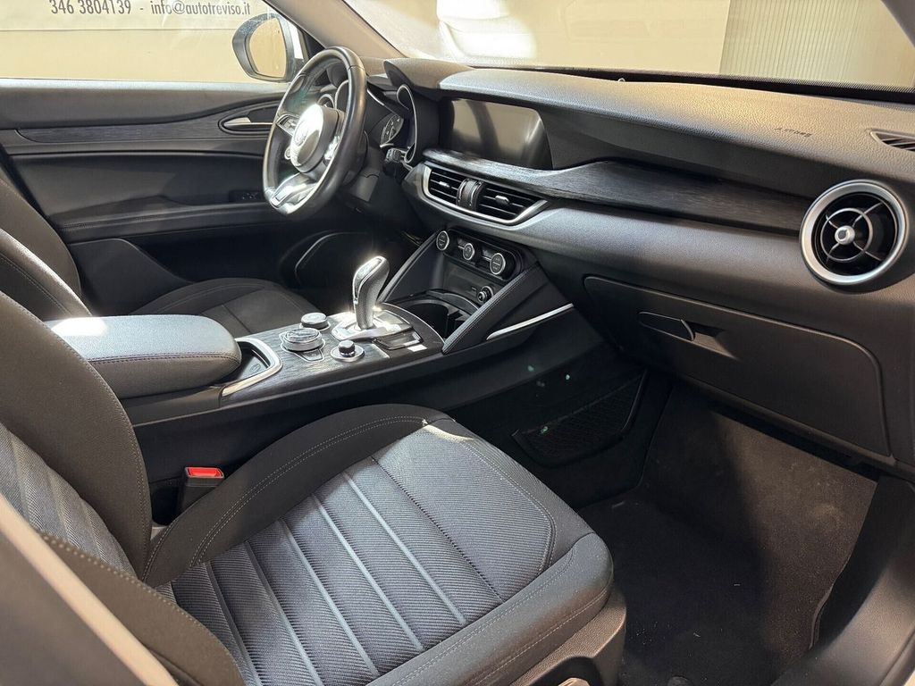 Alfa Romeo Stelvio 2021