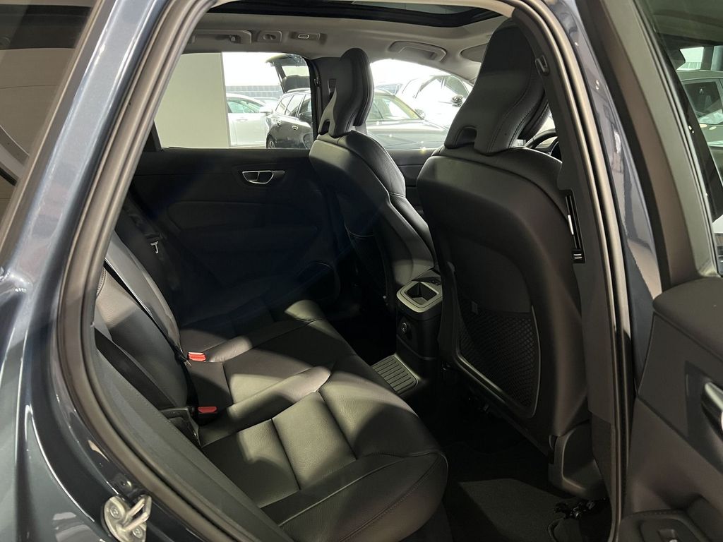 Volvo XC60 2025