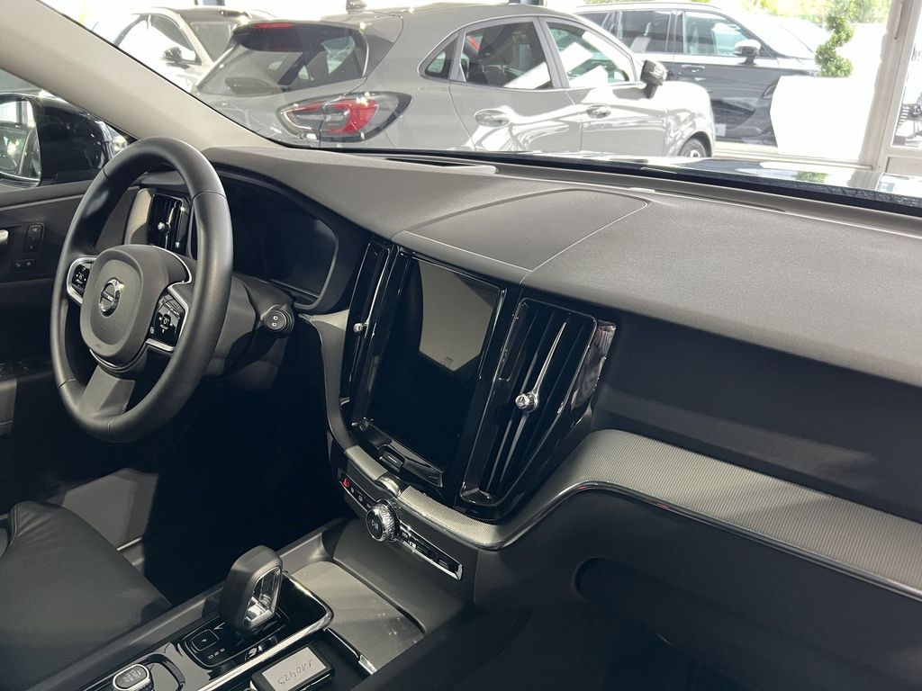 Volvo XC60 2025