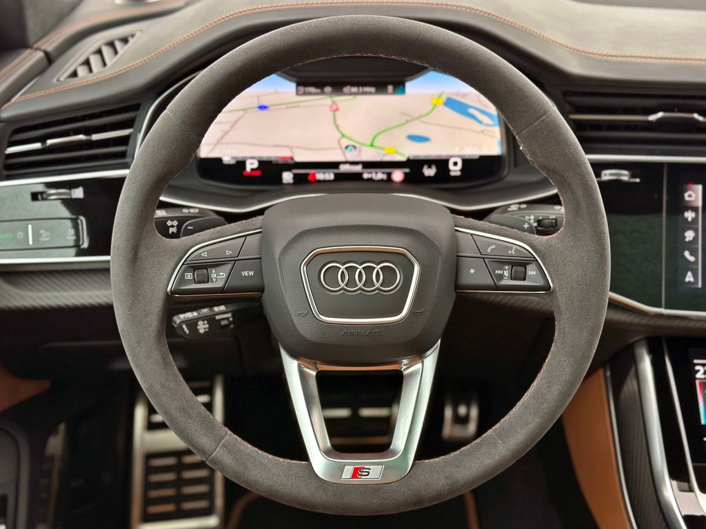 Audi SQ8 2025