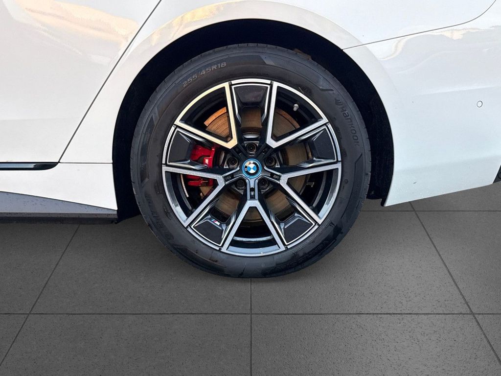 BMW i4 2023