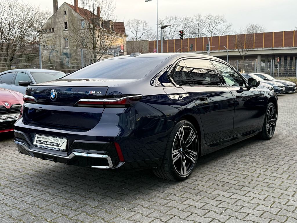 BMW i7 2024