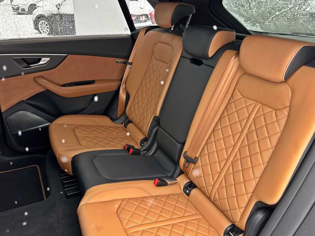 Audi SQ8 2025