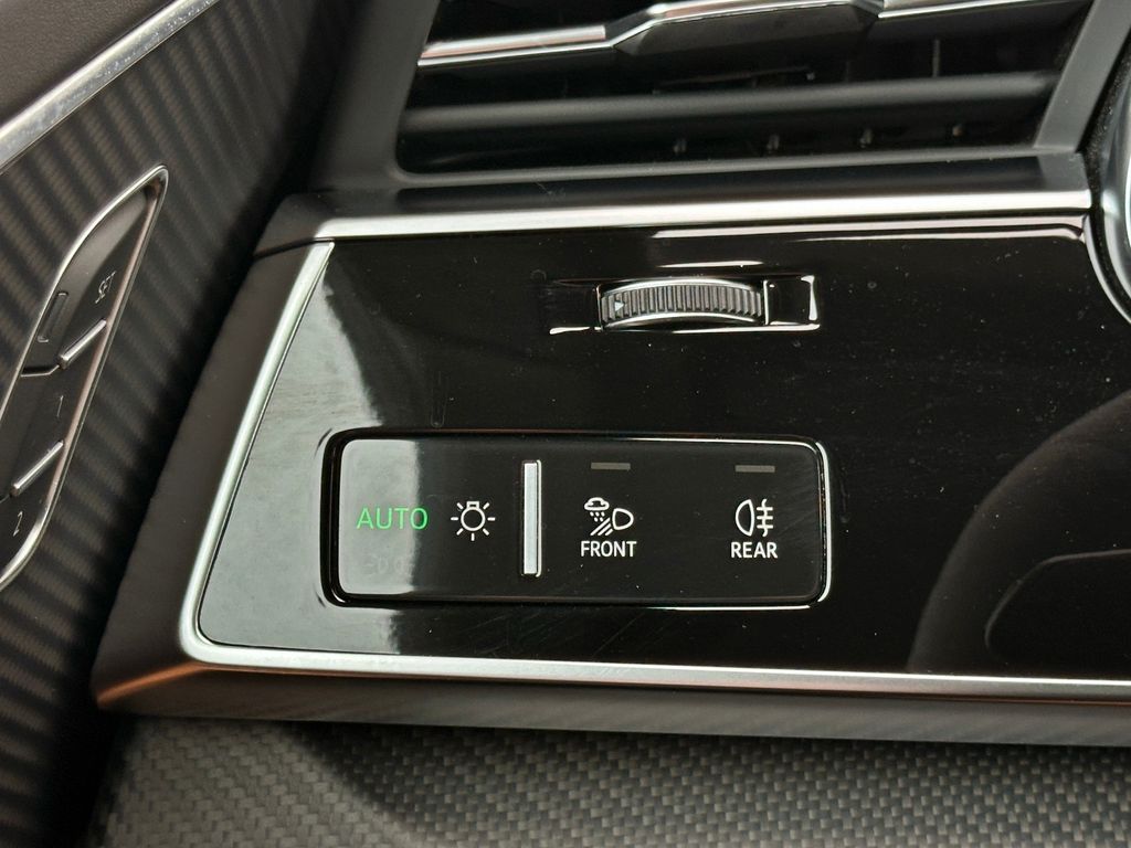 Audi SQ8 2025