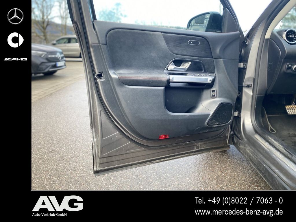 Mercedes-Benz GLB 250 2023