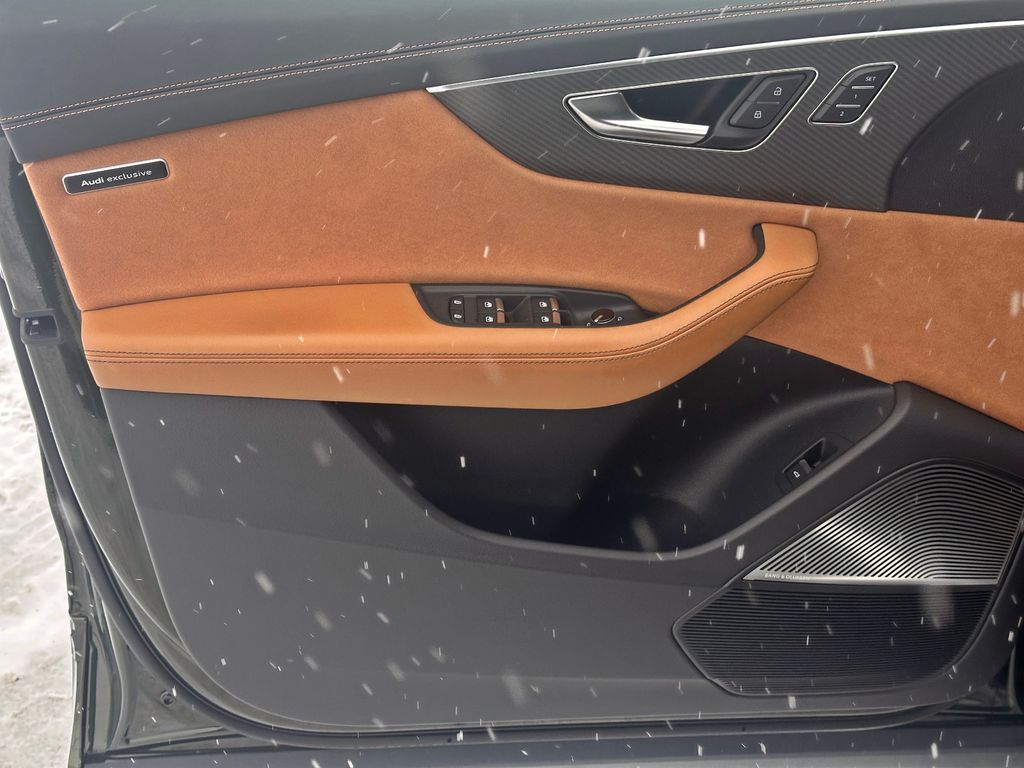 Audi SQ8 2025
