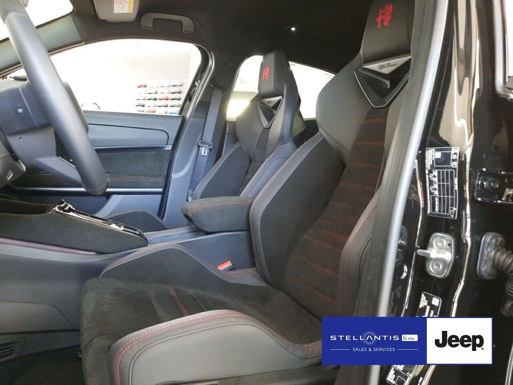 Alfa Romeo Junior 2025