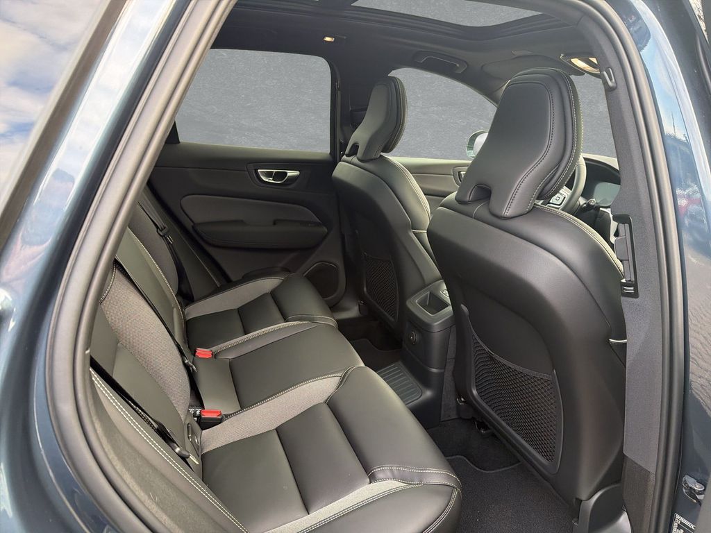 Volvo XC60 2025