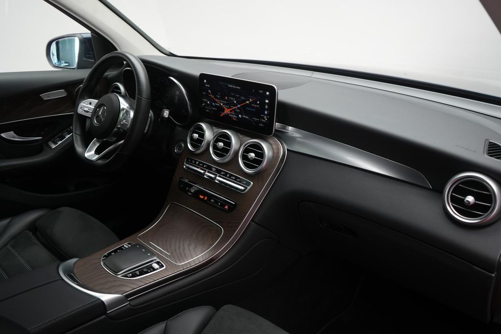 Mercedes-Benz GLC 300 2021