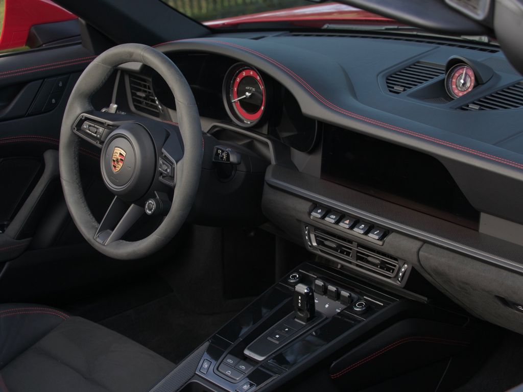 Porsche 992 2023