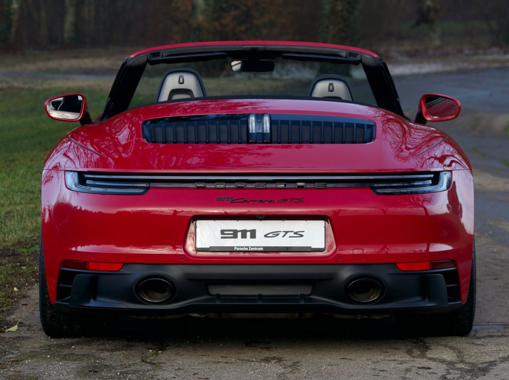 Porsche 992 2023