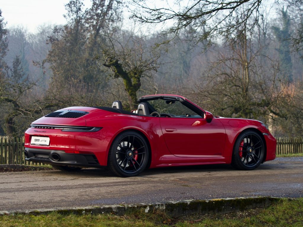Porsche 992 2023