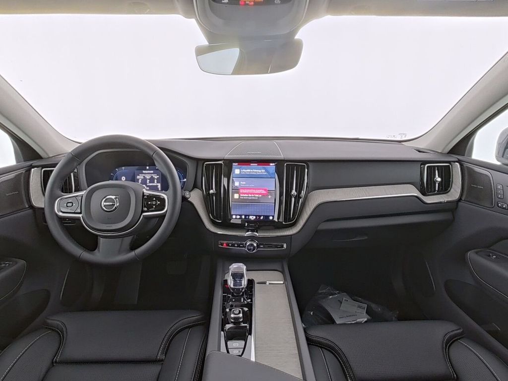 Volvo XC60 2025