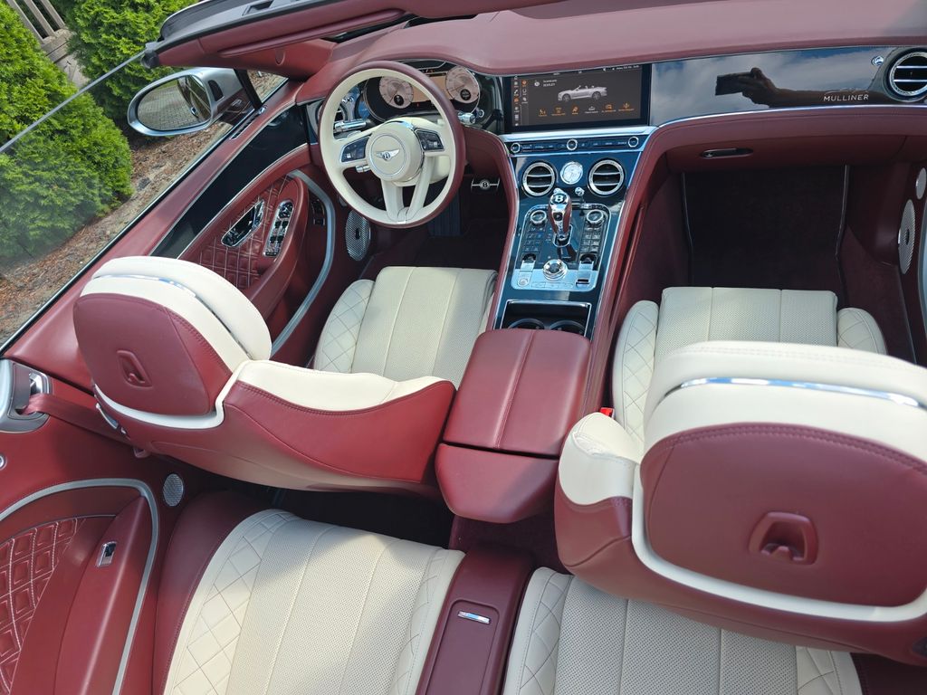 Bentley Continental GTC 2023