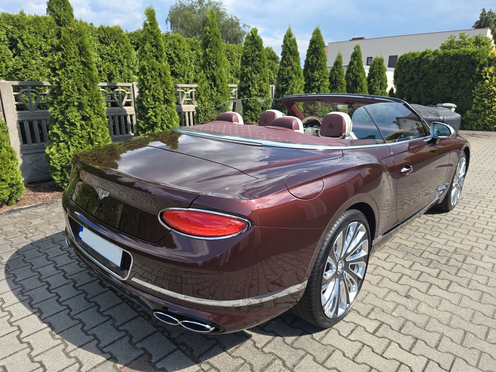 Bentley Continental GTC 2023