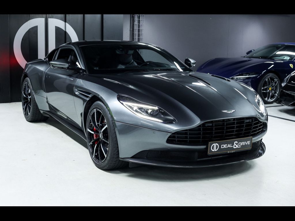 Aston Martin DB11 2022