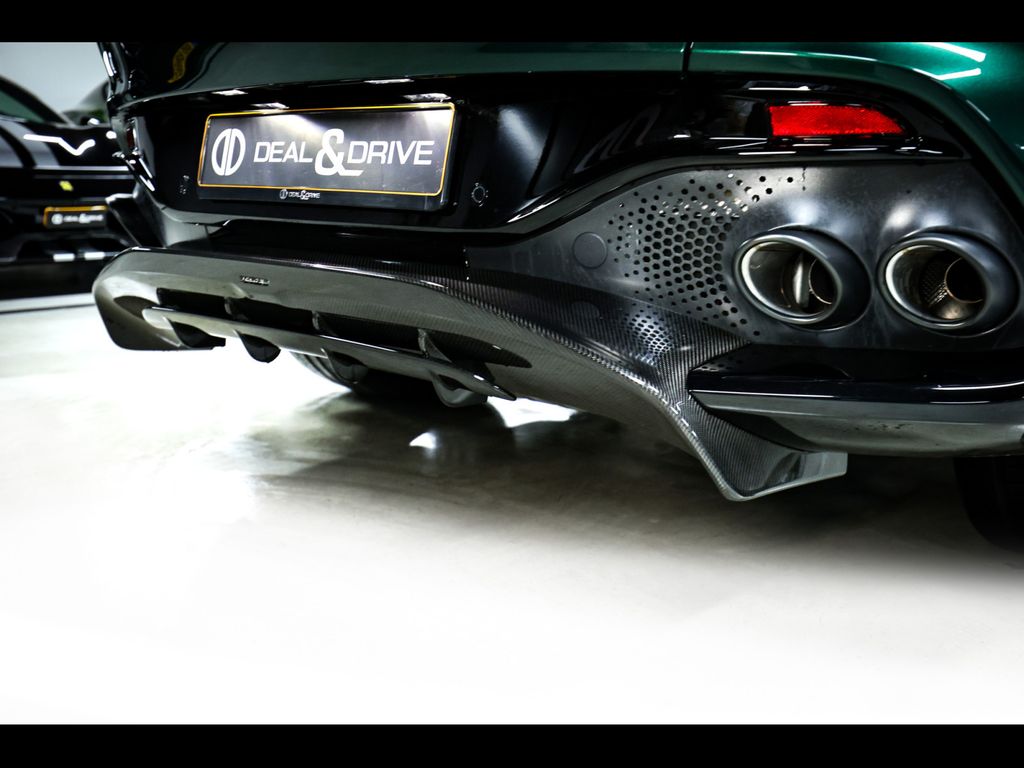 Aston Martin DBX 2025