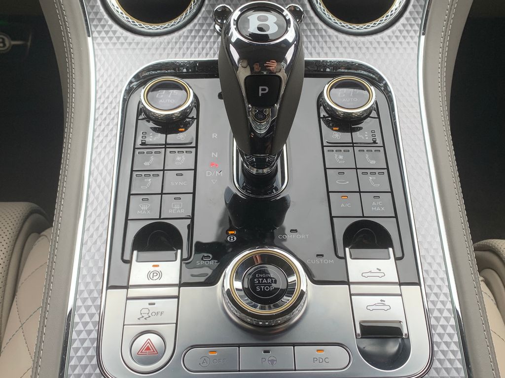 Bentley Continental GTC 2023