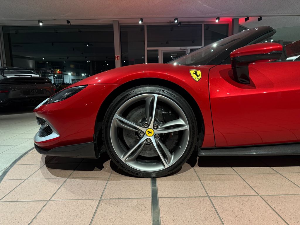 Ferrari 296 GTS 2024