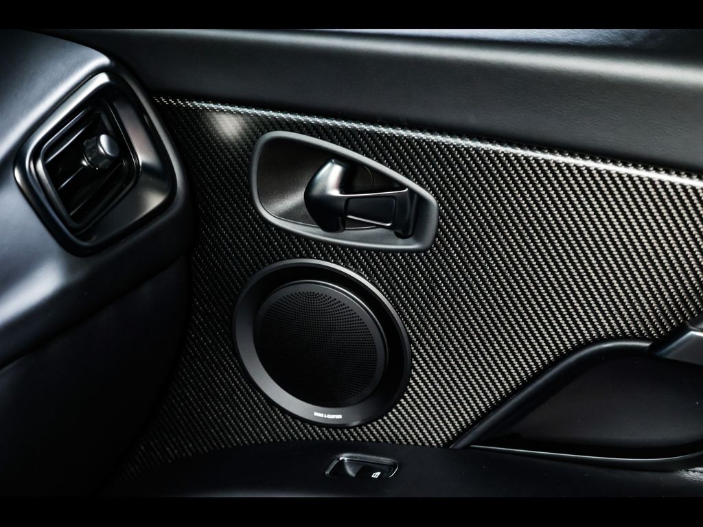 Aston Martin DB11 2022