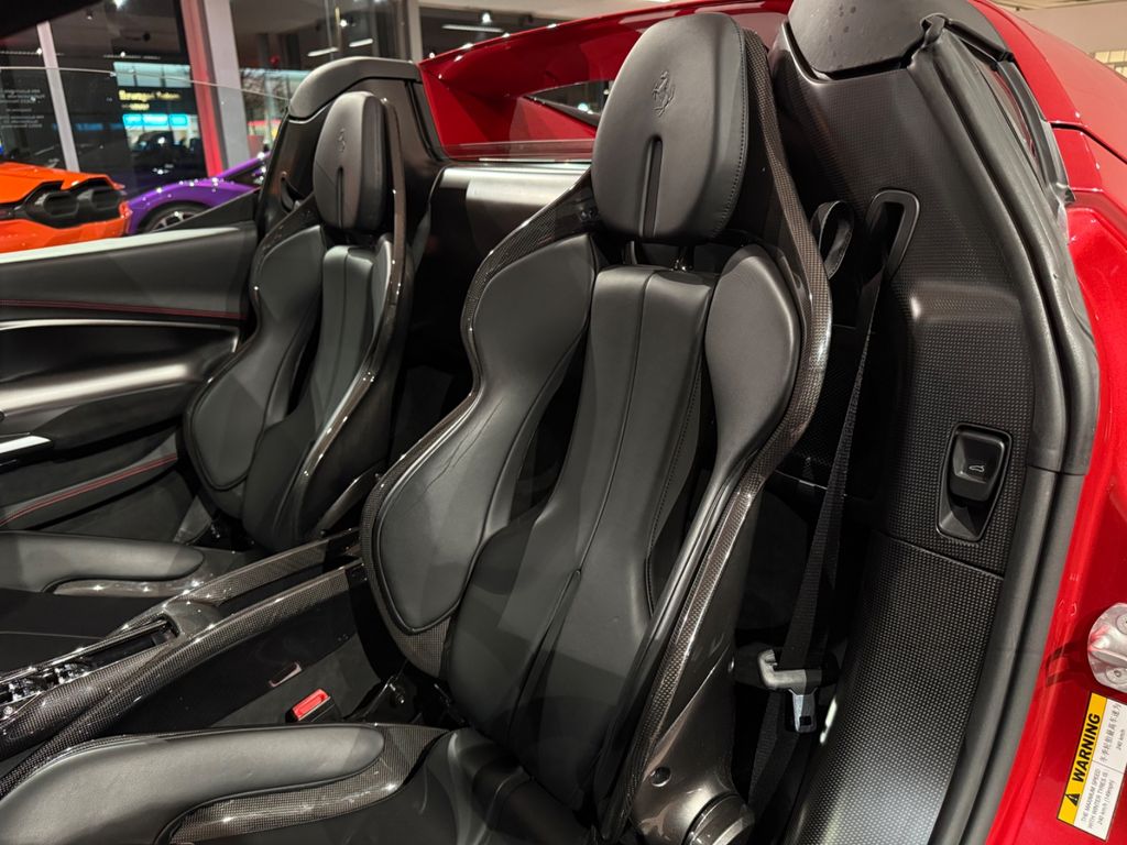 Ferrari 296 GTS 2024