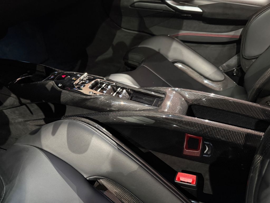 Ferrari 296 GTS 2024