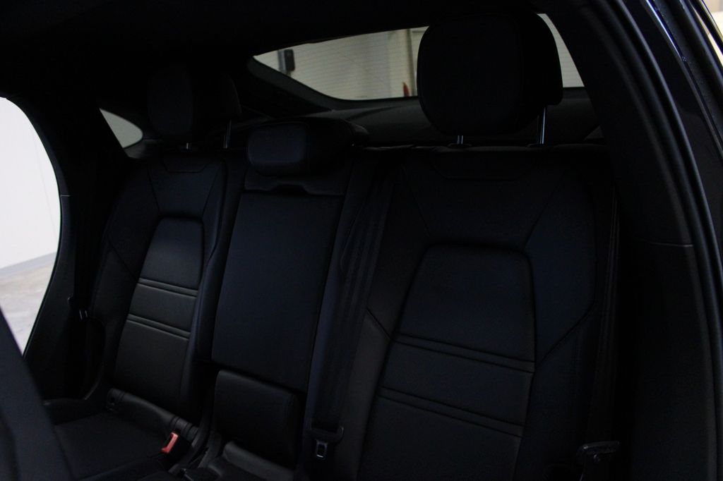 Porsche Cayenne 2022