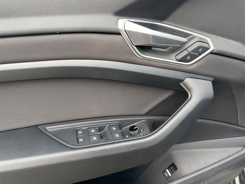 Audi e-tron 2023