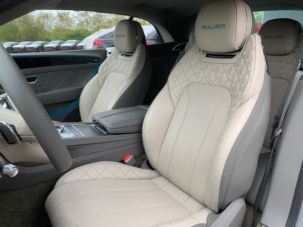 Bentley Continental GTC 2023