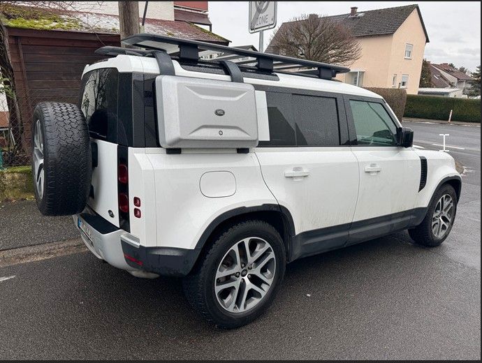 Land Rover Defender 2021
