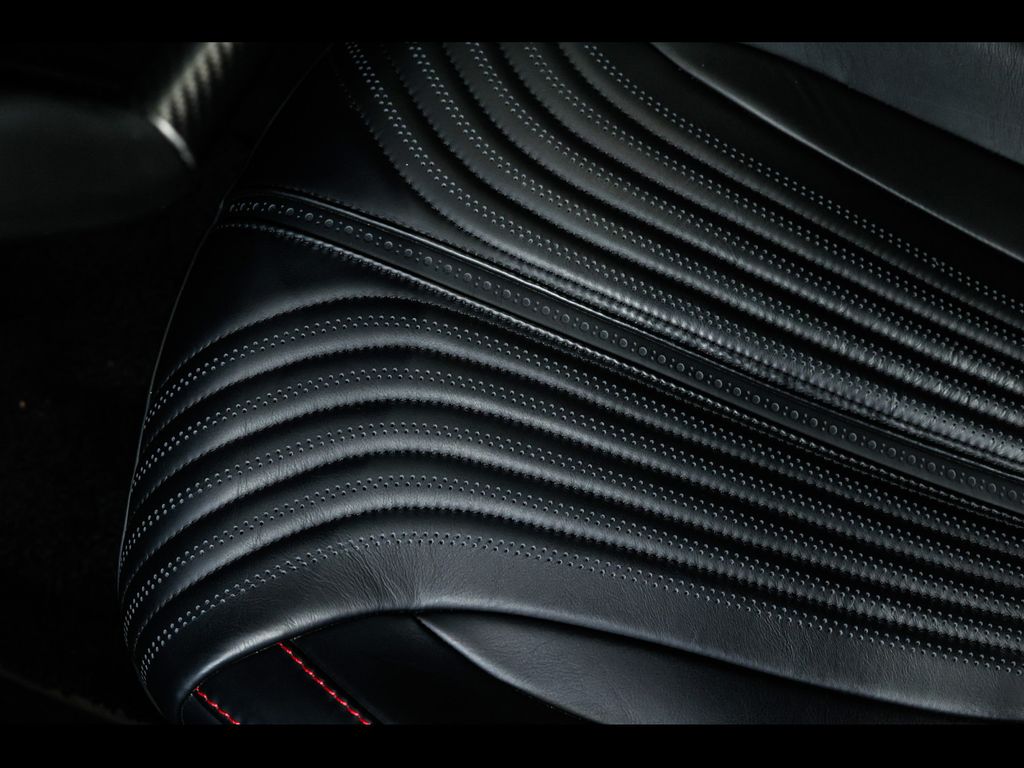 Aston Martin DB11 2022