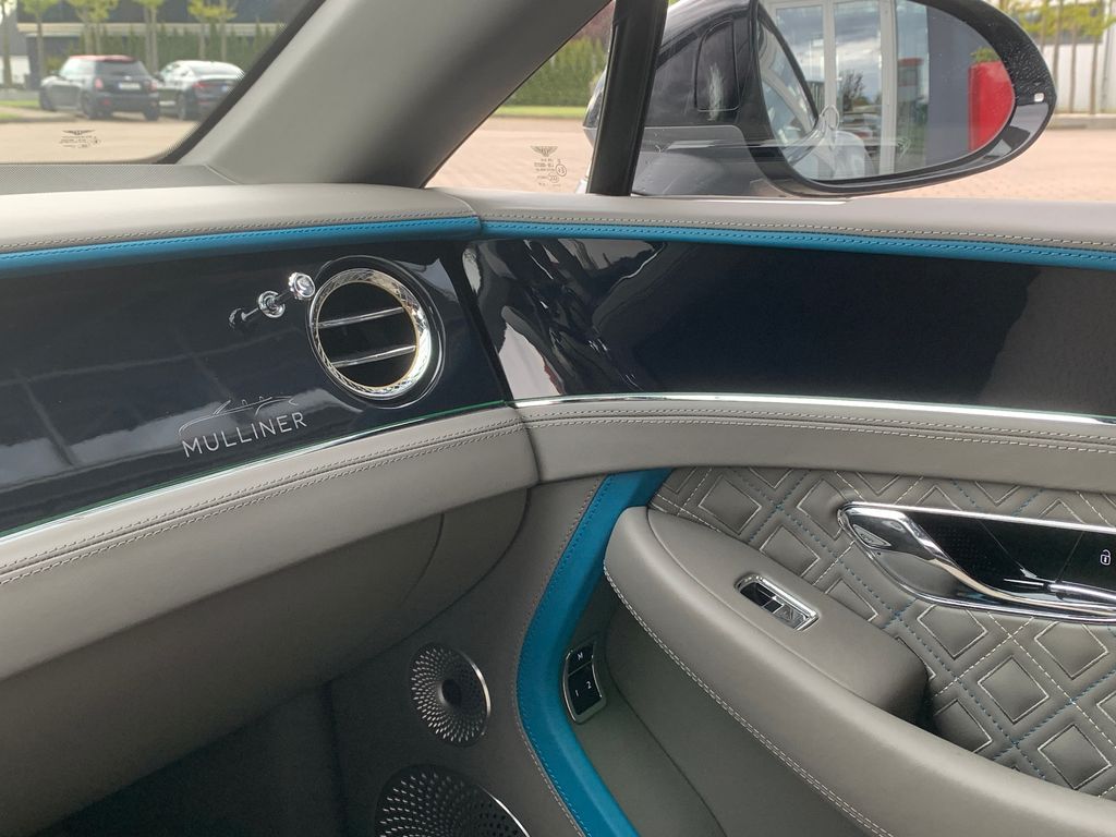 Bentley Continental GTC 2023