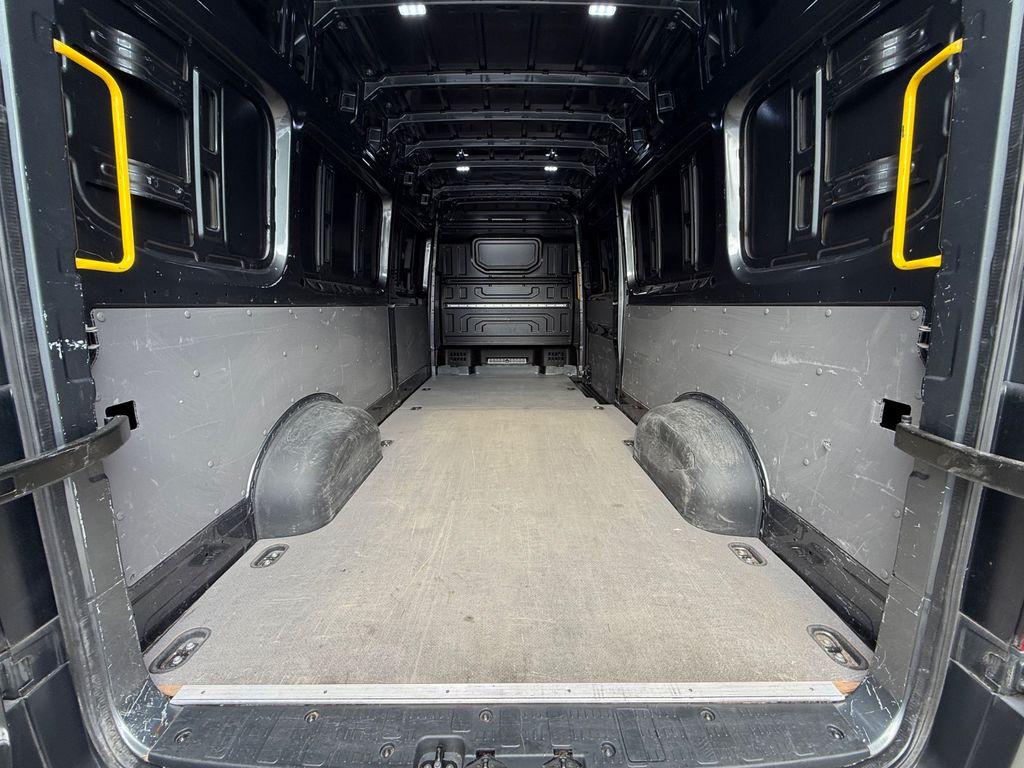 Volkswagen Crafter 2023