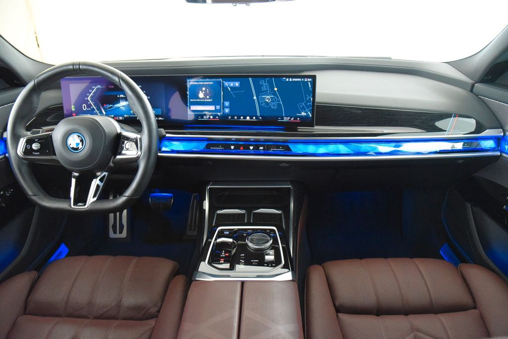 BMW i7 2024