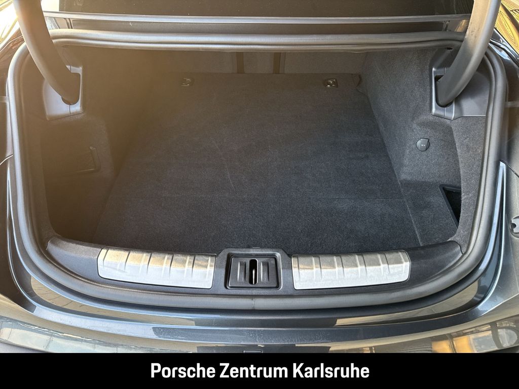 Porsche Taycan 2023