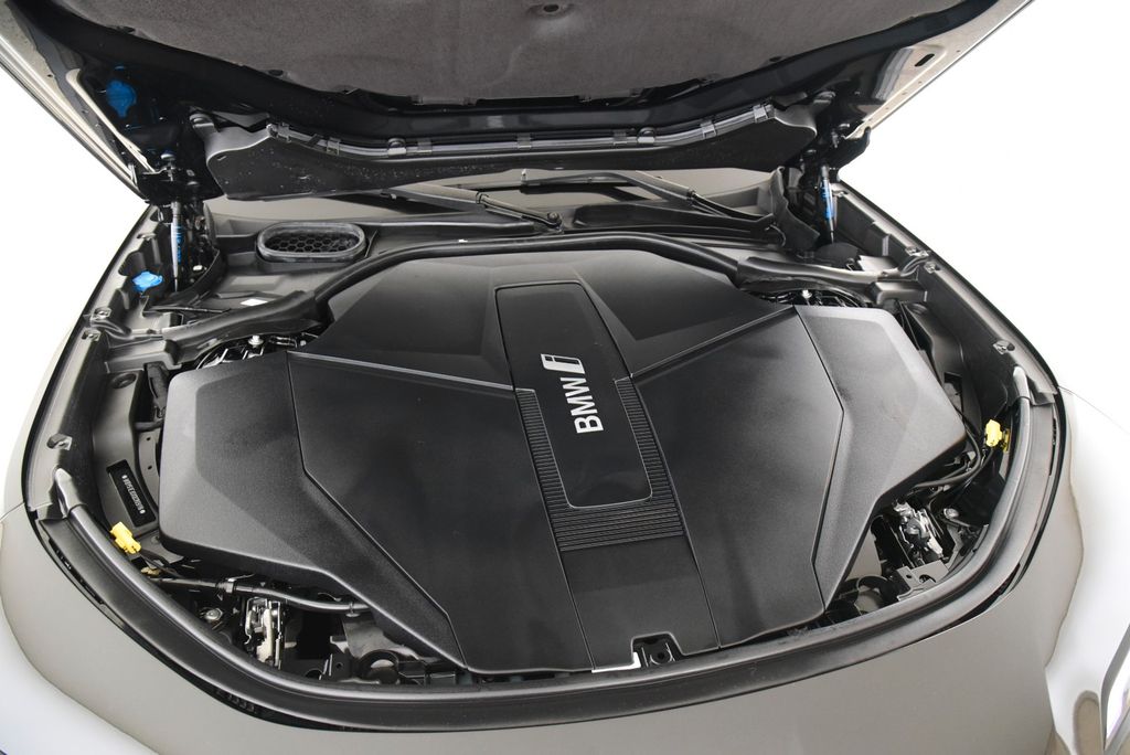 BMW i7 2024