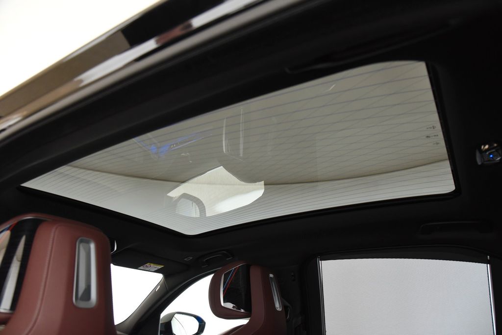 BMW i7 2024