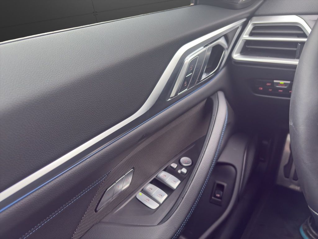 BMW i4 2025