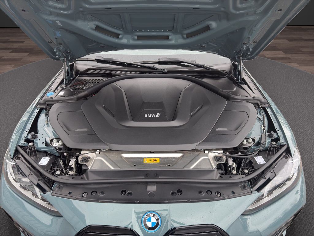 BMW i4 2025