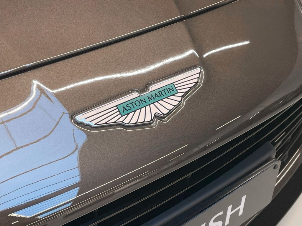 Aston Martin Vanquish 2025