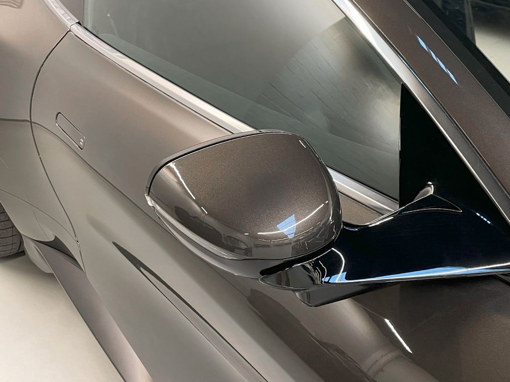 Aston Martin Vanquish 2025