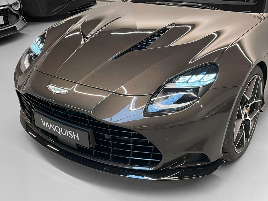 Aston Martin Vanquish 2025