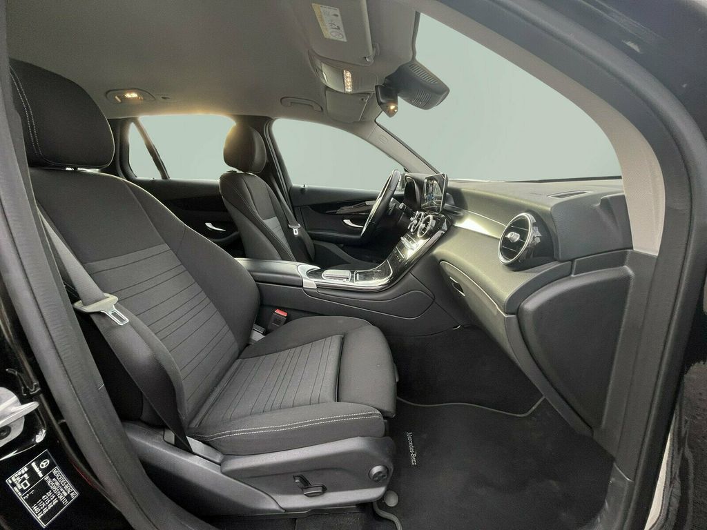 Mercedes-Benz GLC 300 2021