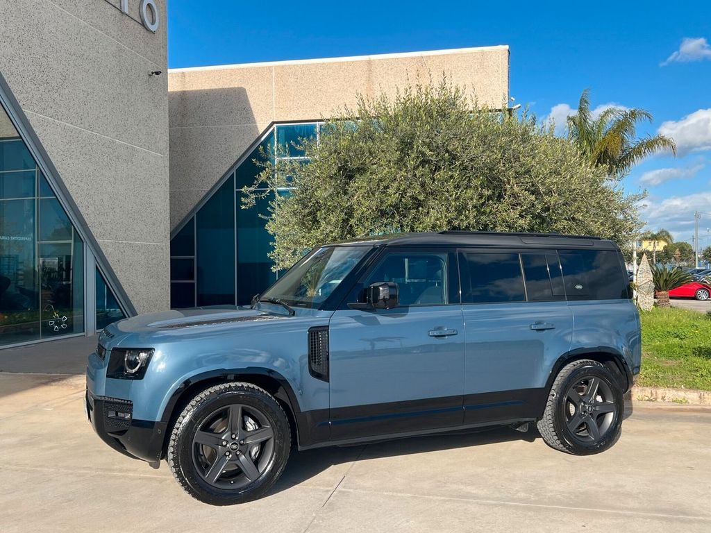 Land Rover Defender 2022