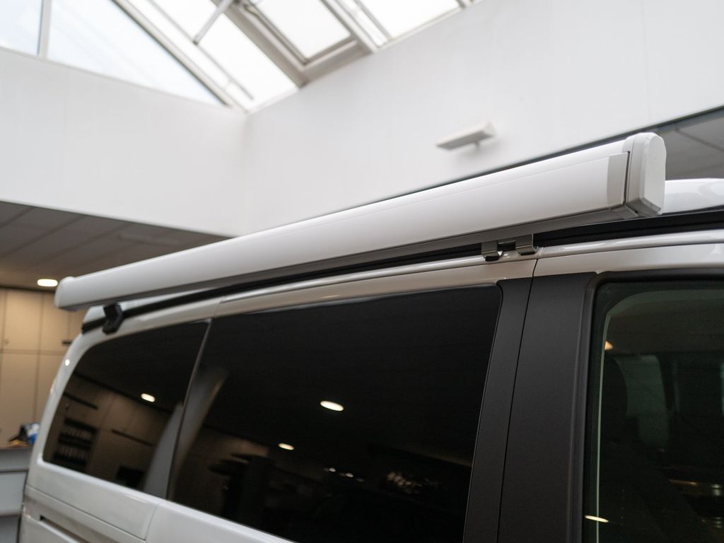 Mercedes-Benz 300 2025