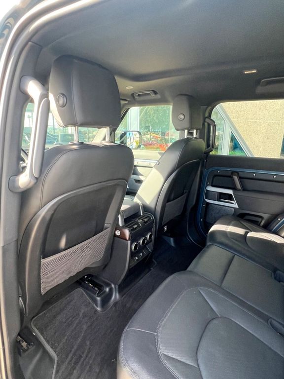 Land Rover Defender 2022