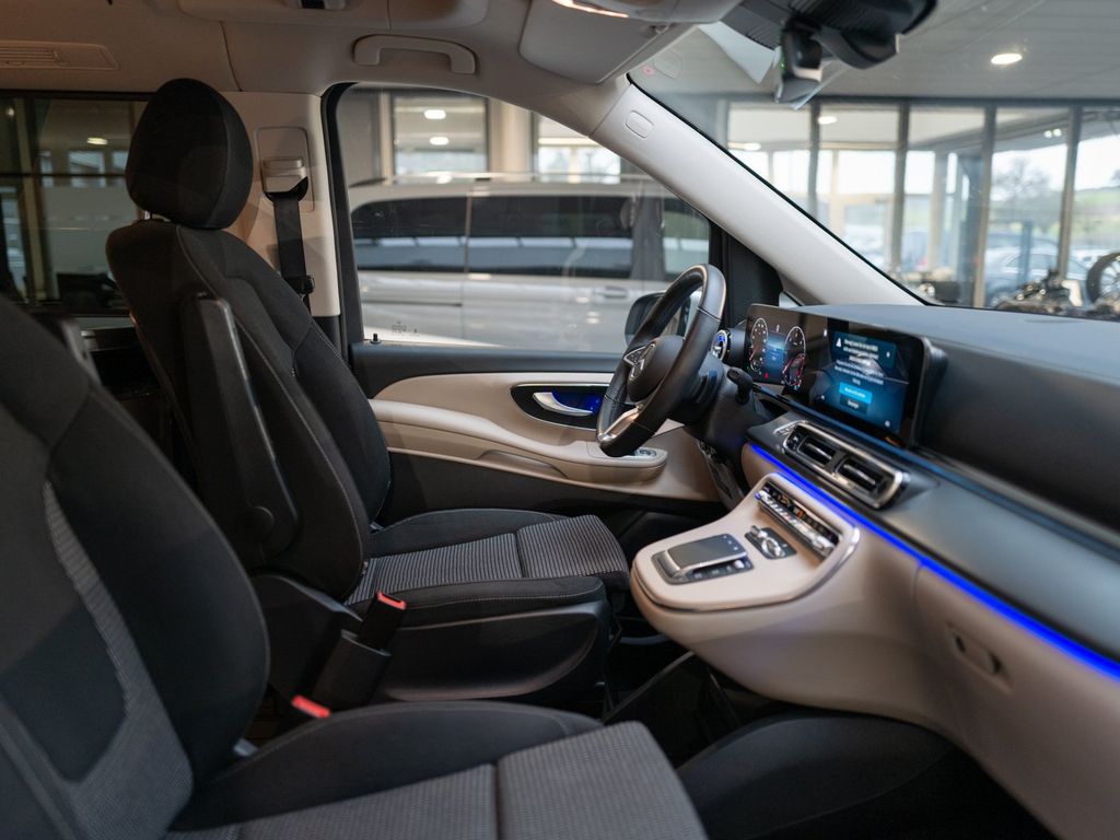 Mercedes-Benz 300 2025