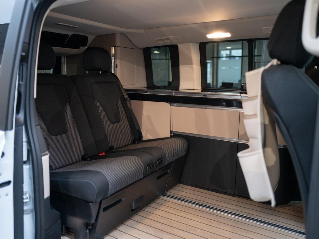 Mercedes-Benz 300 2025