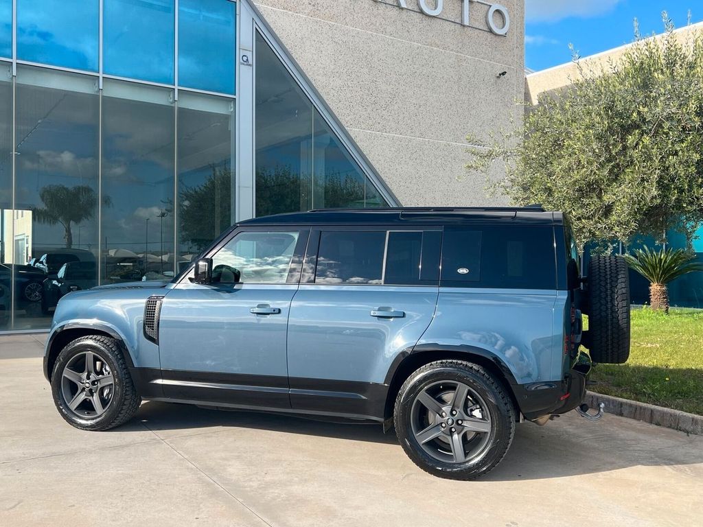 Land Rover Defender 2022